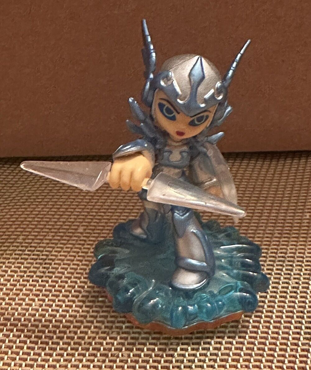CHILL POP FIZZ 84537888 giants Skylanders Action Figure Toy 2012 activision fem